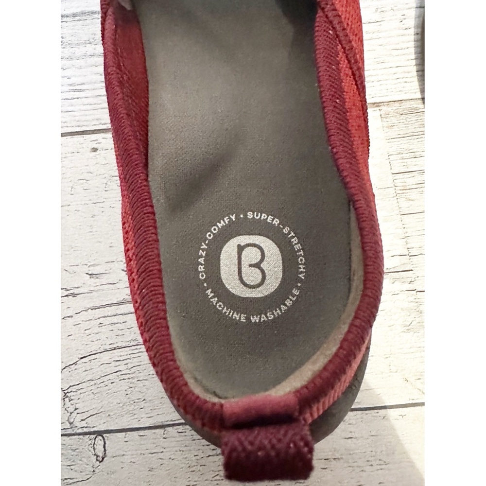 BZees Legacy Slip On Red Knit Memory Foam Shoes NWOT Sz 7. - Picture 3 of 6